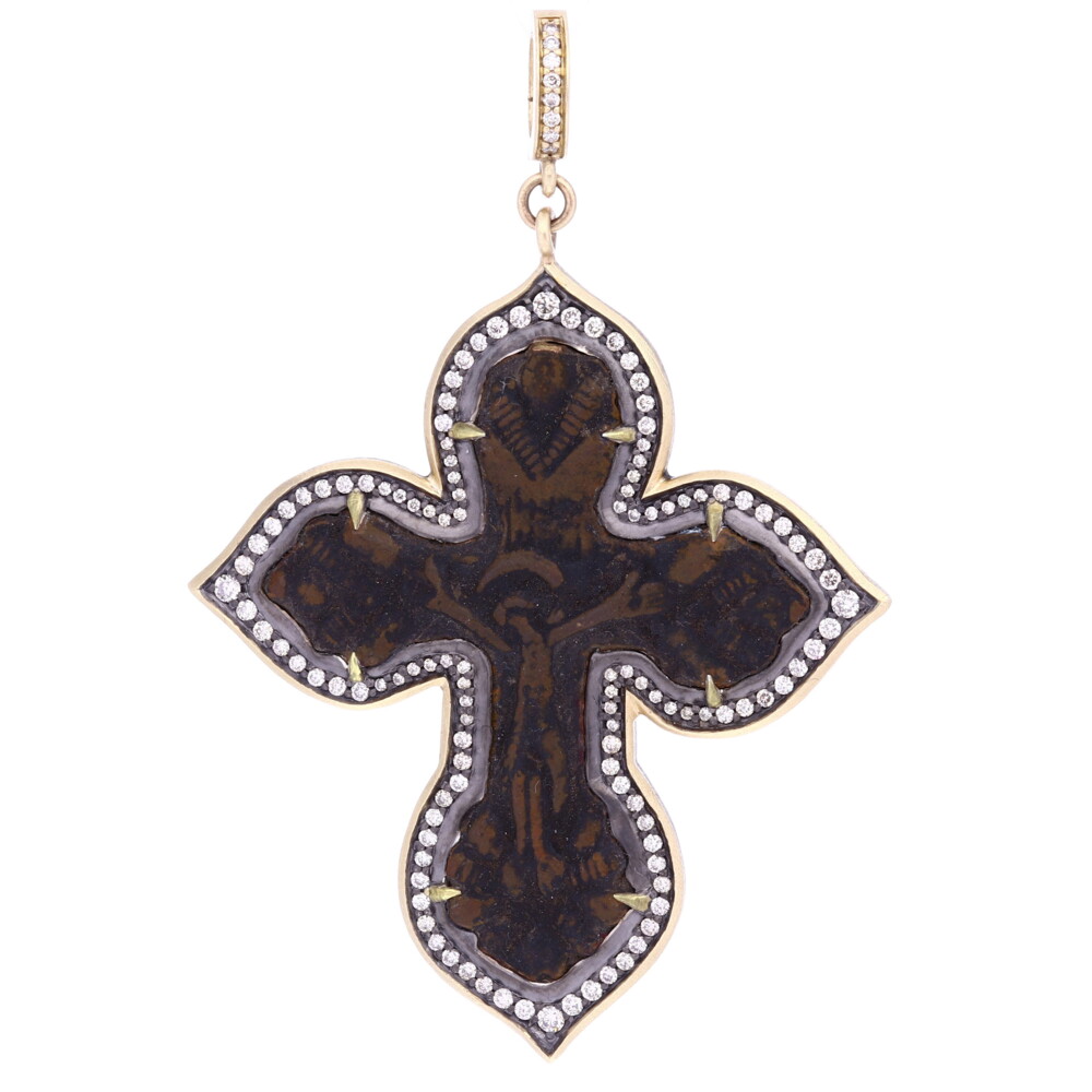 DIA: 1.20tcw<div>14k: 3.50g</div> Antique Cross Pendant
