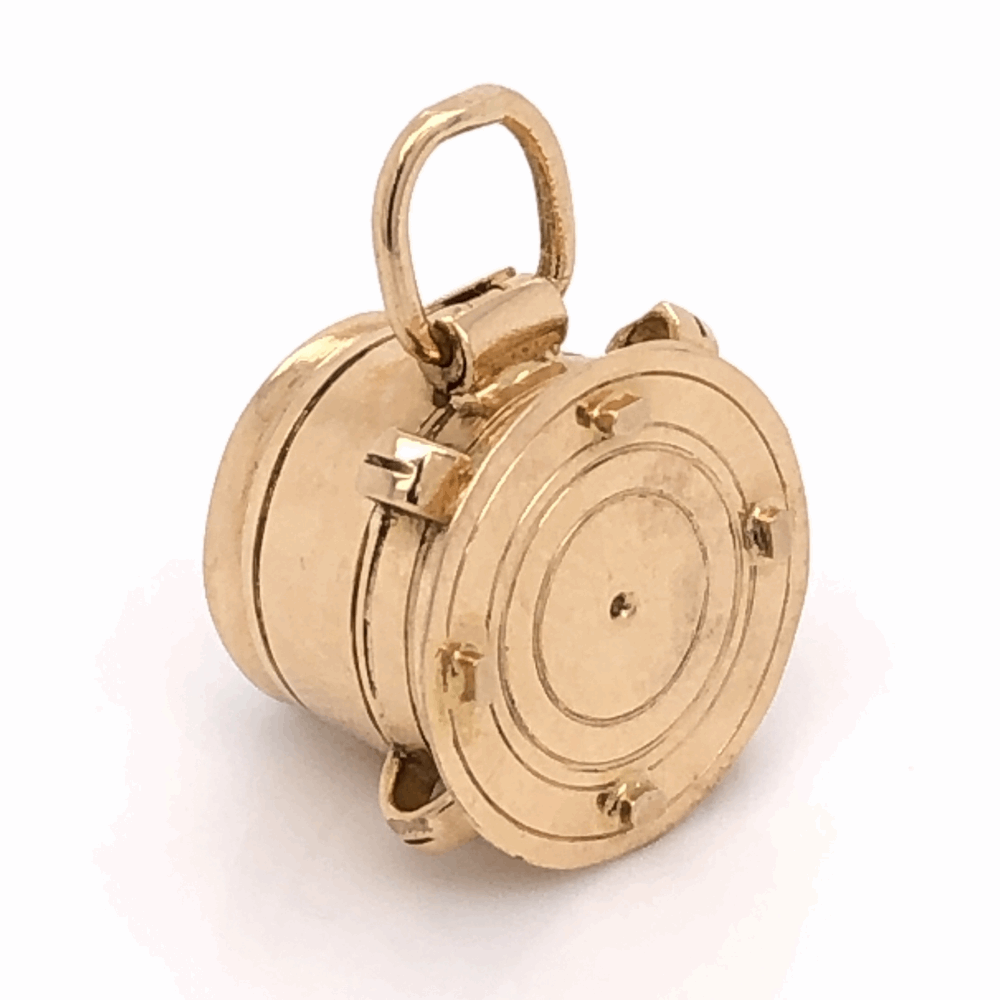 .5" Tall
.5" Wide
13/16" Long with Bale extended<div style="position: initial; margin: initial;"><a href="https://youtu.be/kpqvUD9IjIE" title="https://youtu.be/kpqvUD9IjIE" style="text-decoration: none;">https://youtu.be/kpqvUD9IjIE</a><br style="position: initial; margin: initial;"></div> 18K Yellow Gold Openable Charm Pendant with 8 design details 6.0g