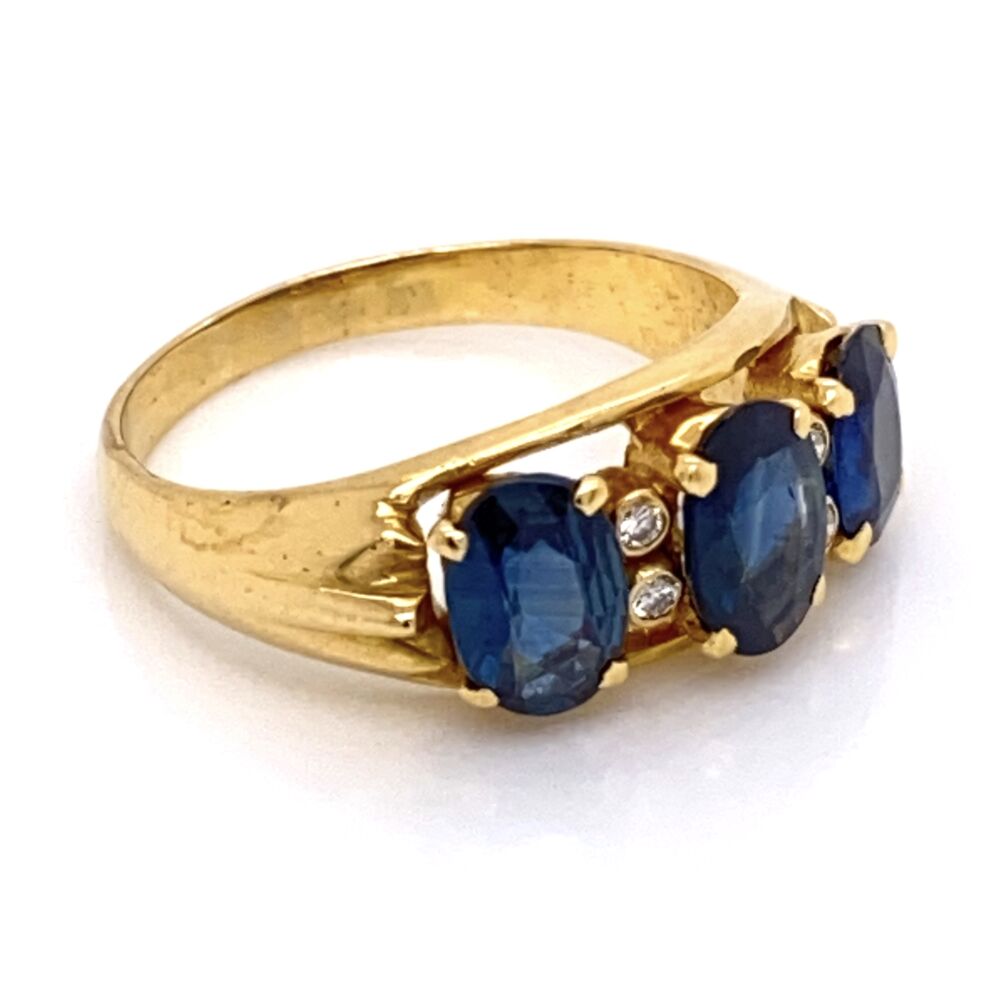 Image 2 for 18K Yellow Gold 3 Oval Sapphire 2.50tcw & .04tcw Diamond Ring 4.8g, s6.25