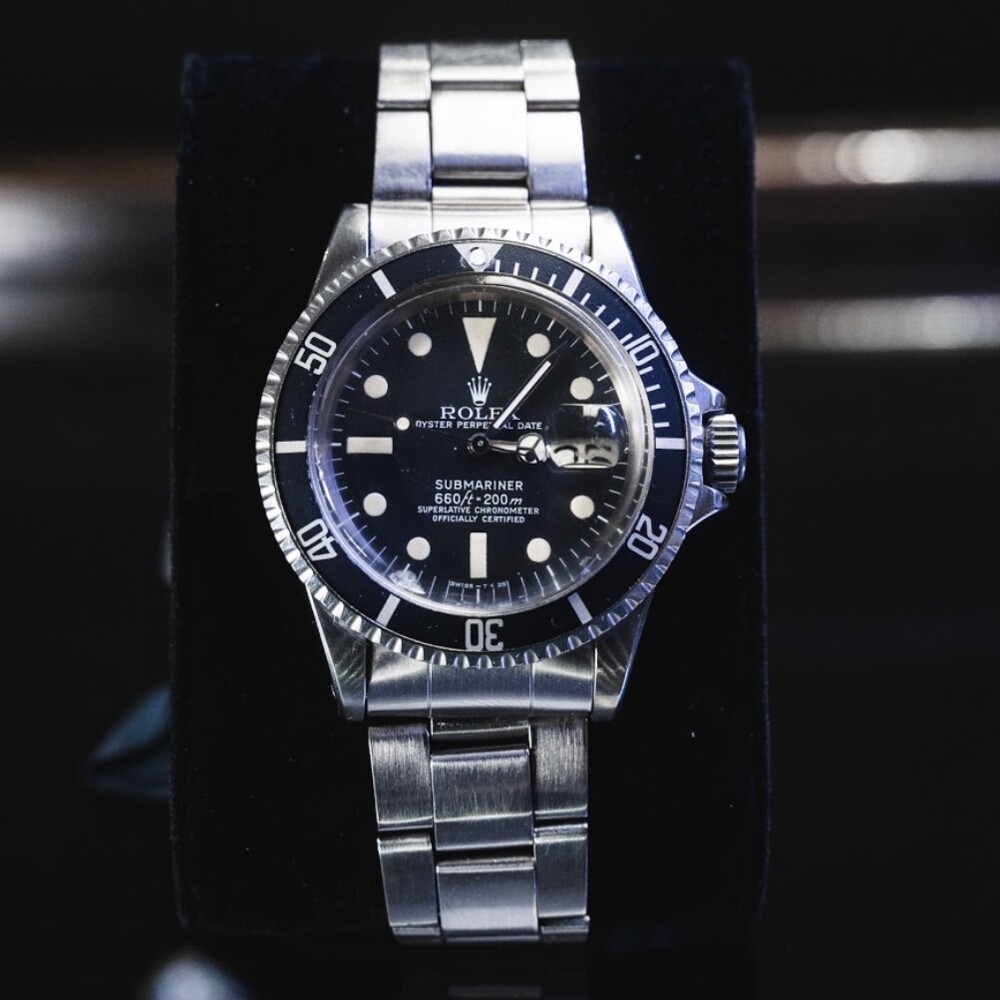 Rare Rolex Submariner model 1680, 5mil serial, circa 1978 was last opened by Rolex in 1980. All the part are original rolex except the new axel and mainspring just used in service March 2021. Don't miss this barn find! RARE 1680 Rolex Submariner Steel One Owner CLEAN Full Links