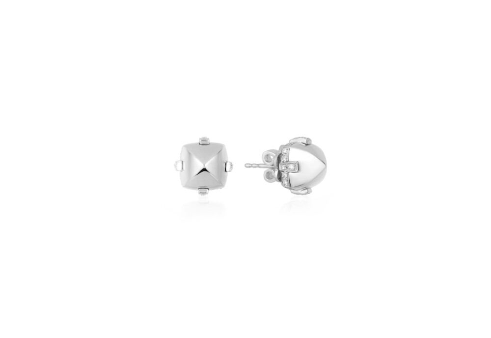 These breathtakingly gorgeous 18K white gold earrings brought to you by Goshwara and designer Sweta Jain bring style and sophistication. They feature 0.26 carat diamonds. Sugarloaf Pave White Gold Earrings