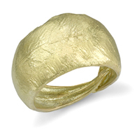 This absolutely stunning 18K yellow gold ring brought to you by Aaron Henry Designs brings true elegance. It features an attention-grabbing wide olive leaf design. Olive Leaf Ring