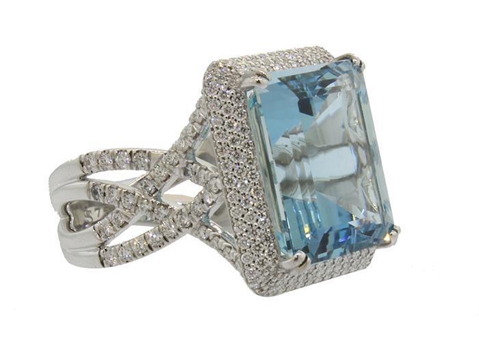 18Kt WG Ring set w/ Emerald Cut Aqua Marine 14.12 Ct/ Diam.1.54 CTW, G, VS Ring