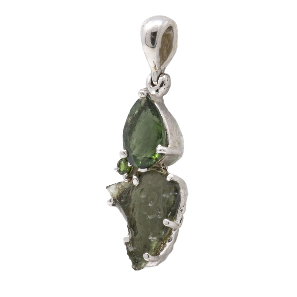 <span></span><span style="font-family: "EB Garamond";"><font size="4">Moldavite Pendant - Prong Set Pear & Unpolished Freefrom With Faceted Chrome Diopside & Rhodium Plated</font></span> Moldavite Pendant - Prong Set Pear & Unpolished Freeform with Faceted Chrome Diopside & Rhodium Plated