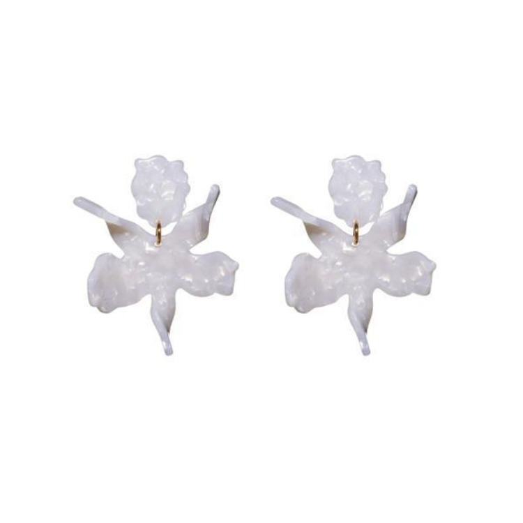 Our best selling earring now in a smaller scale. 2 1/4" by 1 3/4" hand swirled mother of pearl acetate lily flower with a surgical steel post closure. Lightweight and wearable from day to night.
Small Paper Lily Earrings - Mother Of Pearl