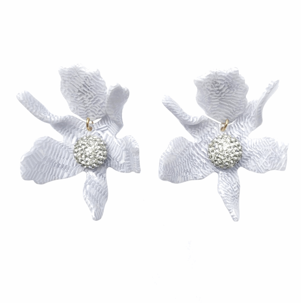These white sand colored lily earrings feature a center set of small crystals, guaranteed to shine. Crystal Lily Earring - White Sand