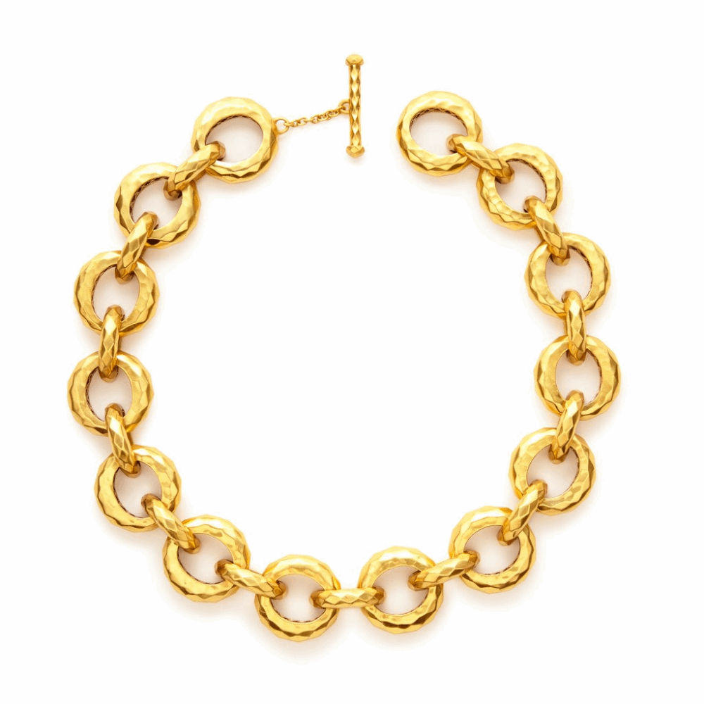 <div style="position: initial; margin: initial;">Gilded statement links with a high gloss shine. Necklace measures 19 inches in length.</div> Savannah Link Necklace