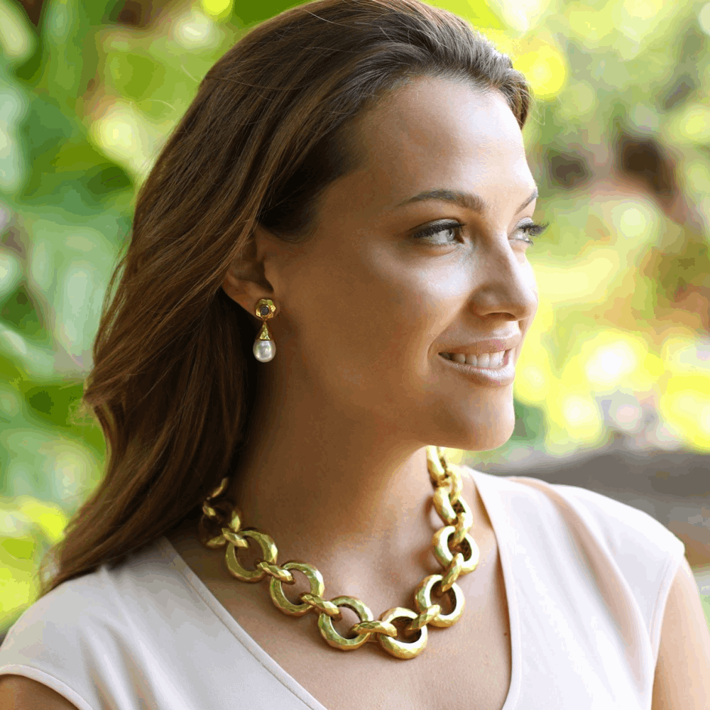 <div style="position: initial; margin: initial;">Gilded statement links with a high gloss shine. Necklace measures 19 inches in length.</div> Savannah Link Necklace