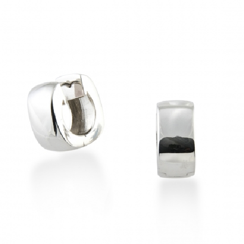 In 1989 Zina Sterling Silver moved into our Beverly Hills headquarters that accommodates our workshop as well as Zina 'The Store'. The store is a showcase for all that is 'today' in fine design in jewelry, gift ware, Judaica, frames and whatever Zina thinks is new and exciting that crosses her path. Zina is a destination for people seeking the finest in design . Zina is at the pulse of what is 'happening' Snap Hoop Earrings