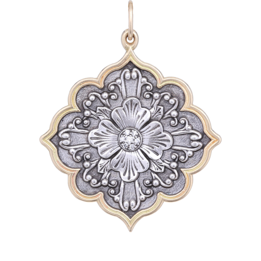 <span style="color: rgb(0, 0, 0); font-size: medium; position: initial; margin: initial;">Large Flower charm - Italian "il modo per conosere la vita e amare molte cose The way to know life is to love many things - Vincent van Gogh</span> 18k Large Flower Charm Pendant