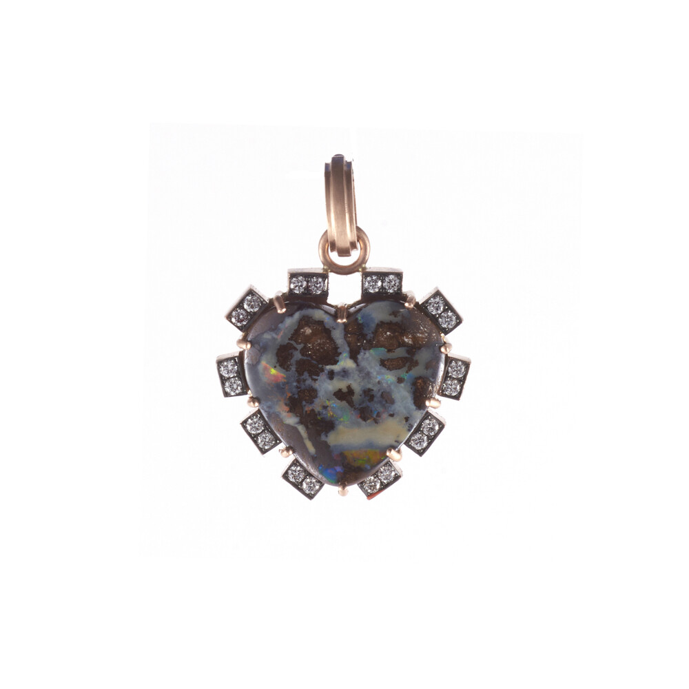 14k Rose Gold
Round Brilliant Cut Diamond Approx: 0.78tcw
Opal Approx: 12.21cts
Size: 1"w x 1 1/4" L Opal Heart